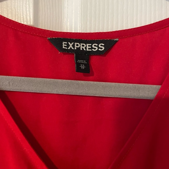 Express Silky Top - Picture 2 of 3